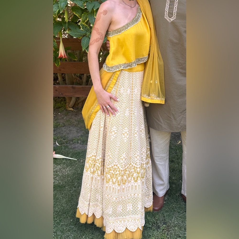 Indian Formal Dress Lehenga and Choli Dupatta Yellow One-Shoulder Dress